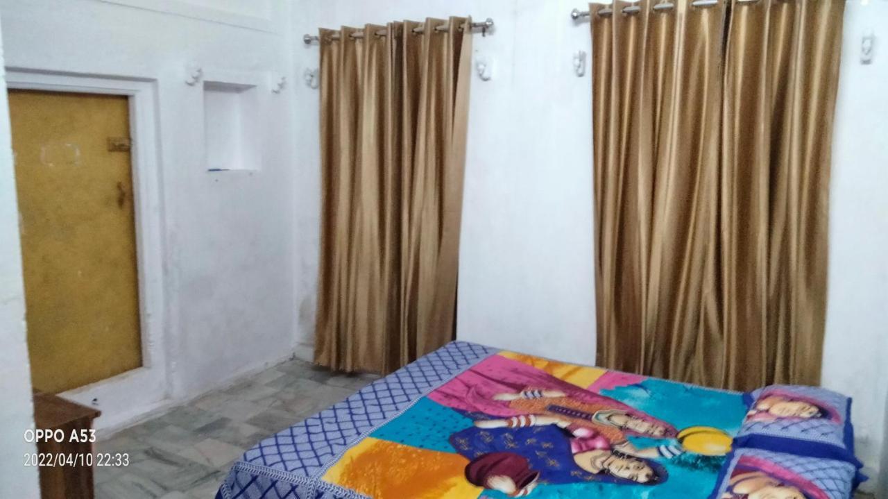 Shri Swami Sheetal Das Akhada B1-88 Assi , Near Pushkar Talab,Varanasi, Ashram Dharmshala Hotel Exterior foto