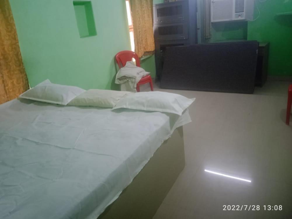 Shri Swami Sheetal Das Akhada B1-88 Assi , Near Pushkar Talab,Varanasi, Ashram Dharmshala Hotel Exterior foto